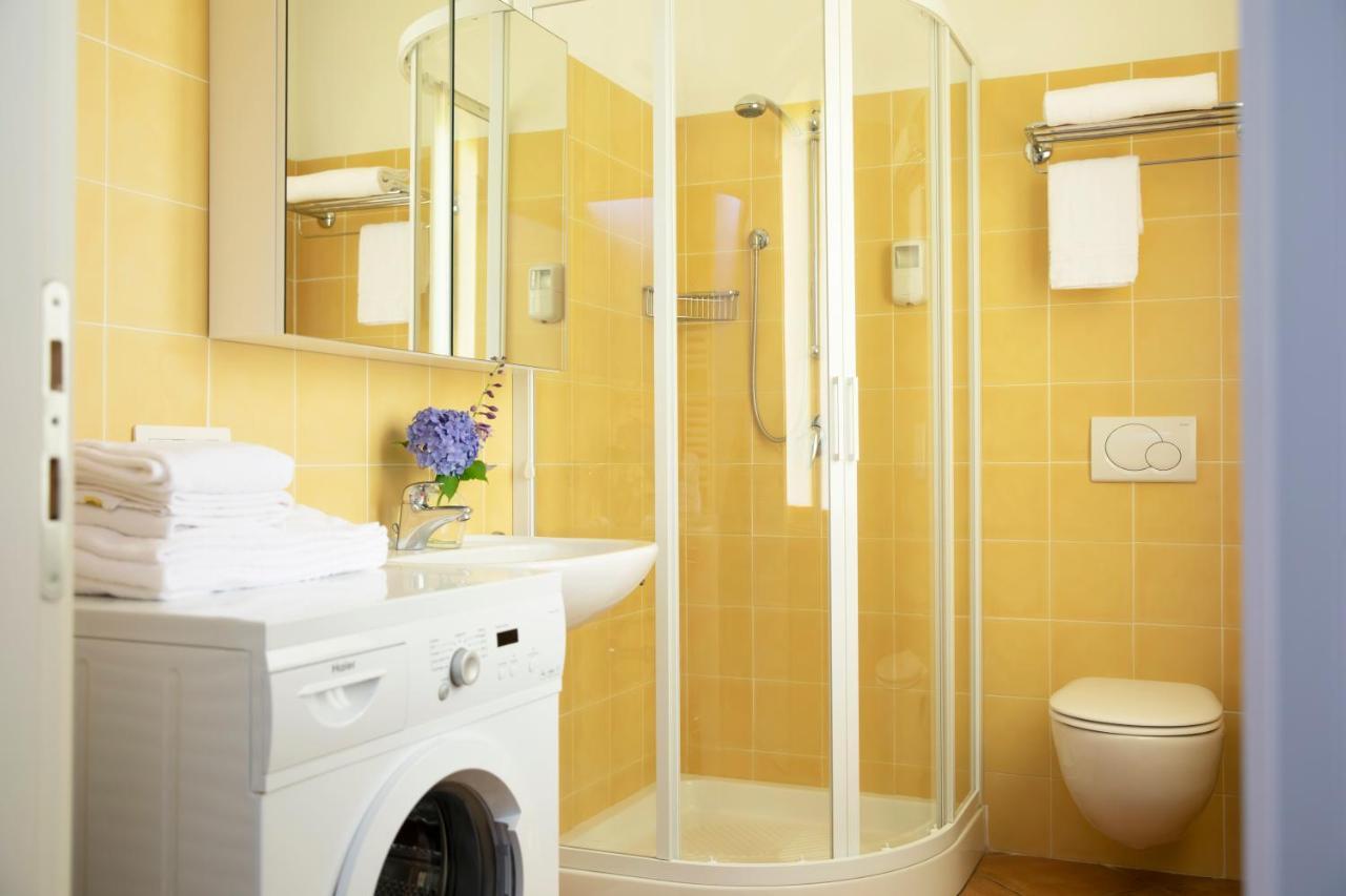 Charming Moment Di Villa Porta - Residenza Leonardo Luino Exterior photo